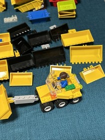 MASSIVE Lego Construction Lot City Minifigure Part 7638,60152,5930,60181,60026 +