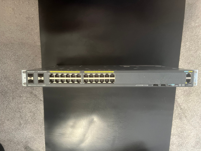 Cisco WS-C2960X-24TS-L 24-Port Rack Mountable Switch 4xGigabit SFP