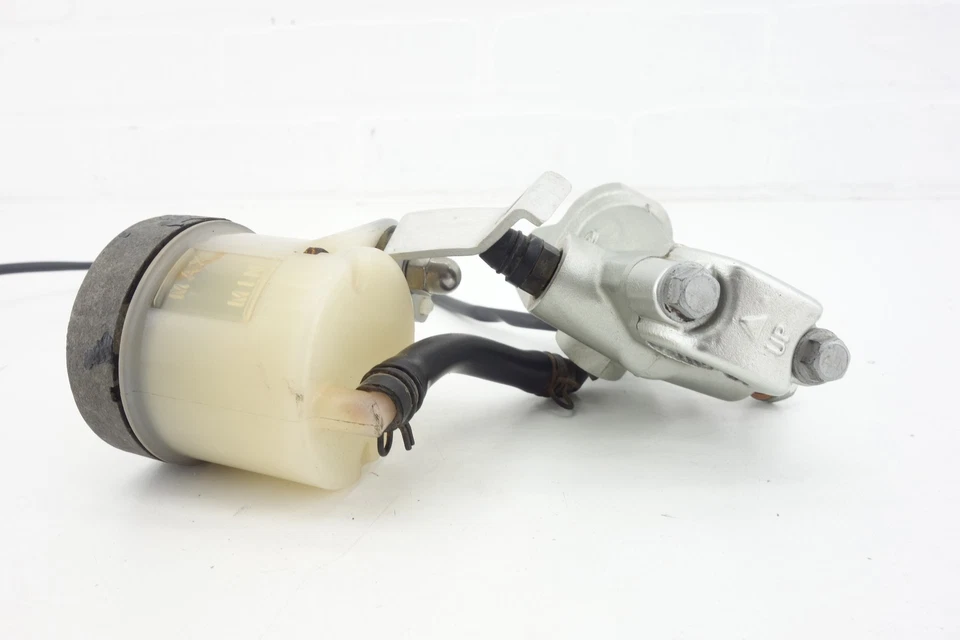 Оригинальный главный цилиндр переднего тормоза 04–09 Aprilia Rsv1000r BREMBO Reservoi Ap8133663 - Изображение 4 из 4