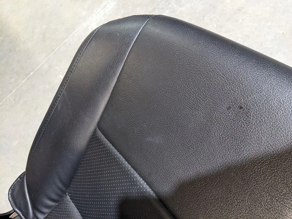 Toyota RAV 4 2018 Limited montaje asiento trasero cuero negro 1165535 Foto 3 de 4