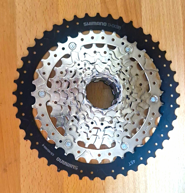 Shimano CS-HG400-8 8-Speed MTB Cassette 11-45T Shimano HG Steel Silver/Black