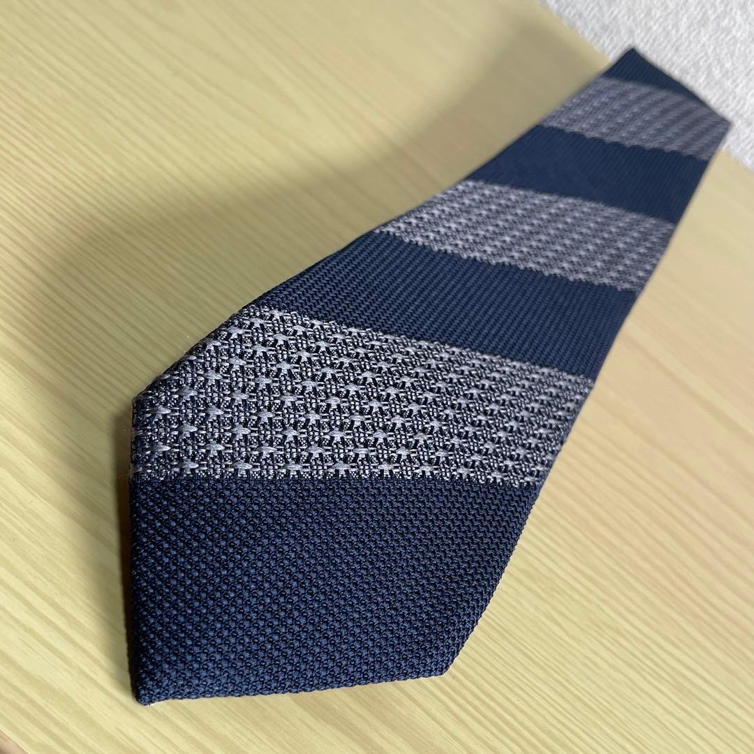 Drake's Necktie Tie Navy Gray All over Striped pattern Silk Handmade in England