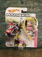 NEW Mattel GBG28 Hot Wheels Mario Kart 1:64 PRINCESS PEACH Standard Diecast Car
