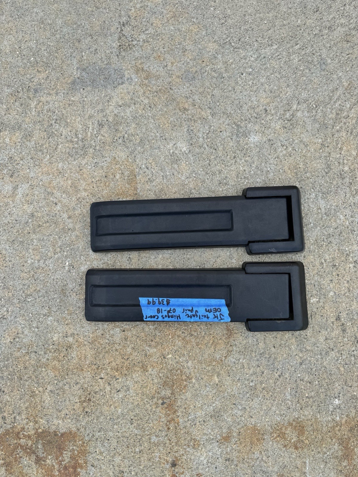 07-18 Jeep Wrangler JK Tailgate Hinges Cover Pair OEM