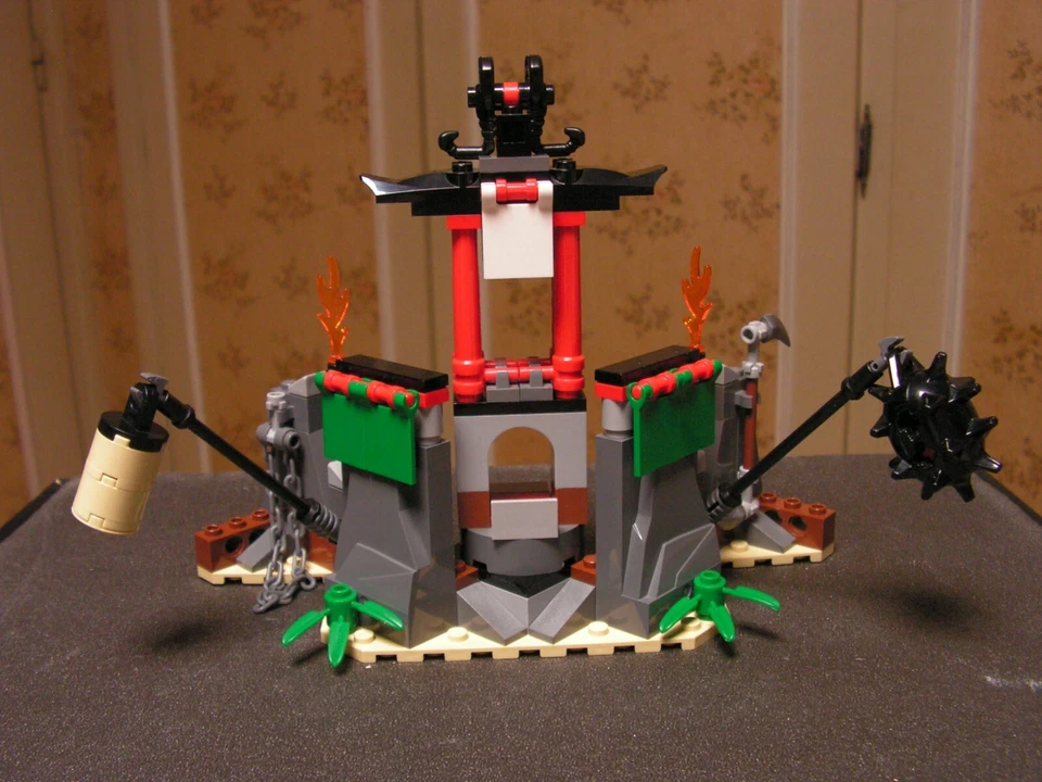LEGO Ninjago 2254 Mountain Shrine, photo 2 sur 2