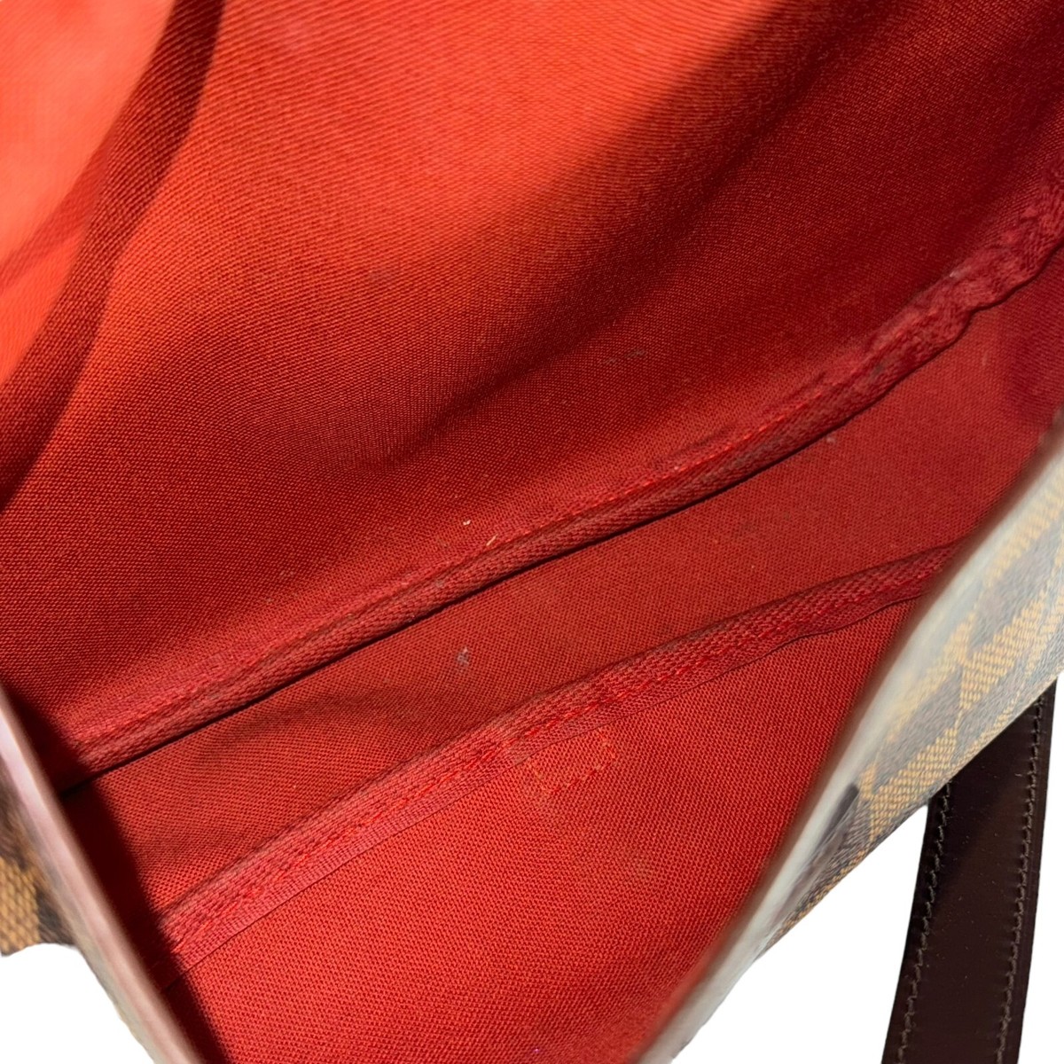 LOUIS VUITTON Brown Canvas Damier Ebene Saumur 30 Crossbody LOUIS VUITTON Brown Canvas Damier Ebene Saumur 30 Crossbody