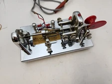 VIBROPLEX Original Deluxe Telegraph Morse Key Bug with a Case. 256319