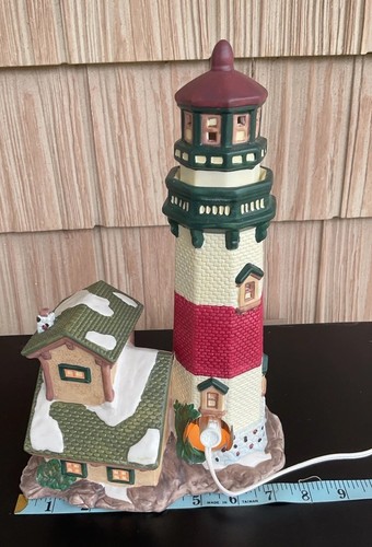 1999 Santa’s Workbench Canoe Point Lighthouse w/ Box Works - Picture 8 of 12