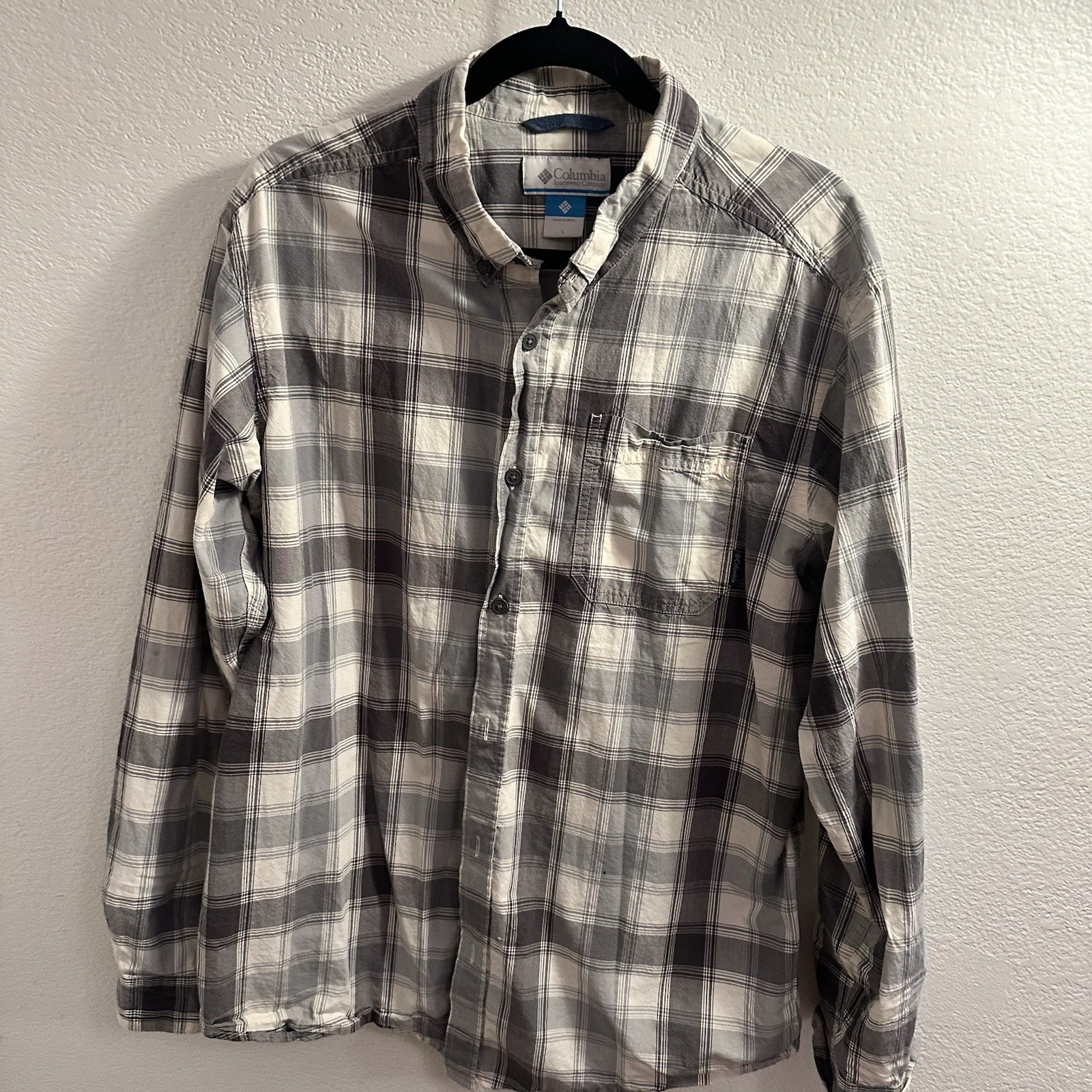 Columbia Men's Large Grey Charcoal Plaid Hiking Shirt for Outdoor Adventures