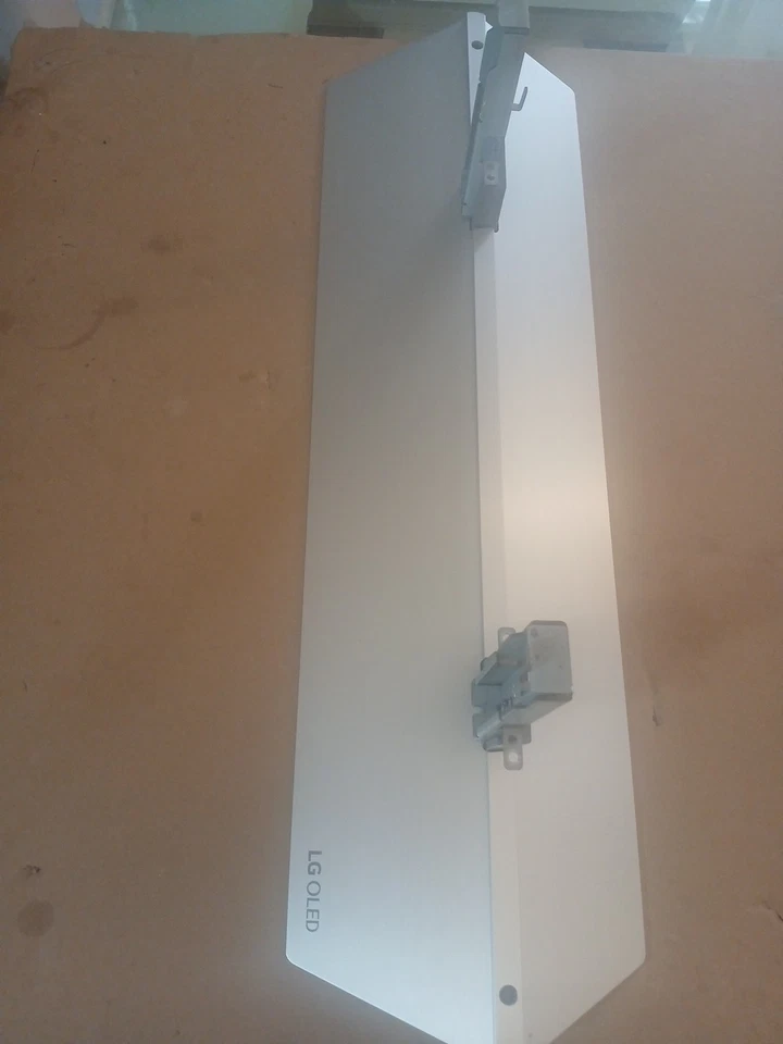 LG 65 E7P 2017 soporte de TV con soportes sin hardware MAM6484301/02 Foto 2 de 4