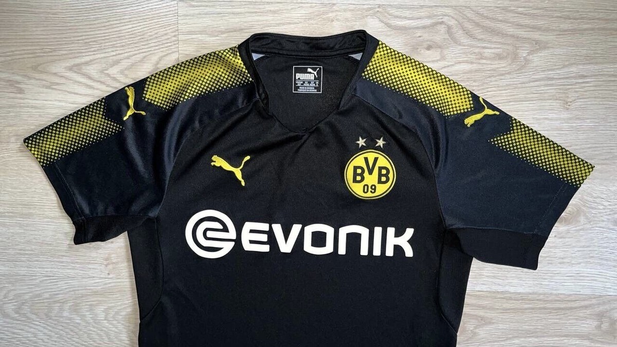 BORUSSIA DORTMUND PUMA 2017/2018 FOOTBALL AWAY JERSEY SIZE “S