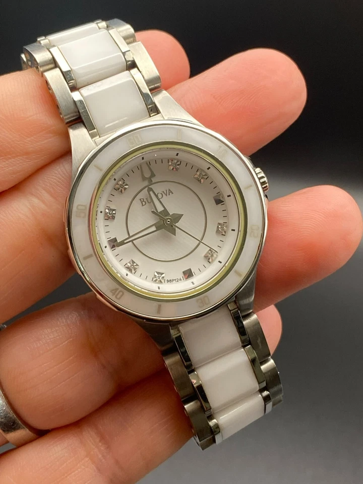 Mujer Bulova Cerámica en Tono Plata Diamantes Blancos Acero Inoxidable 100% Legítimo Foto 2 de 4