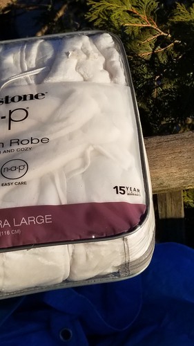 BROOKSTONE MICROFIBRE WHITE ROBE NAP LARGE / EXTRA LARGE - Picture 8 of 12