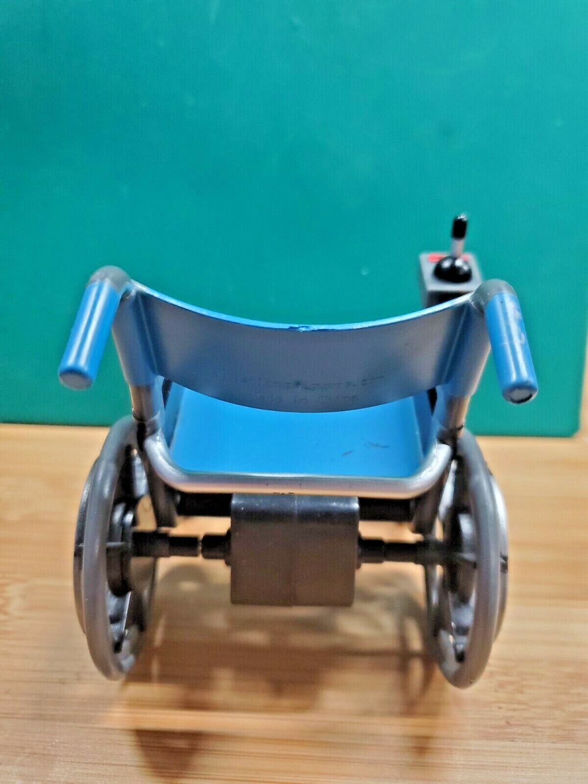 RC 1/10 Scale Wheelchair Truck Ambulance Rock Crawler Garage Miniature Accessory