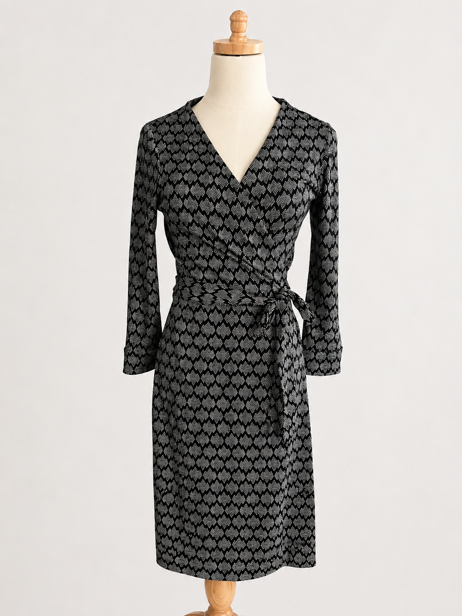 dvf classic dress NWOT Diane Von Furstenberg W 8 Silk Quiet Luxury vintage diane von furstenberg wrap dress