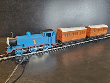 Hornby R9043 Thomas the Tank Engine 0-6-0 with Annie and Clarabel OO Gauge