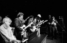 Strip of (6) 1990s DEBBIE DAVIES Live Concert Original 35mm Photo Negatives bn