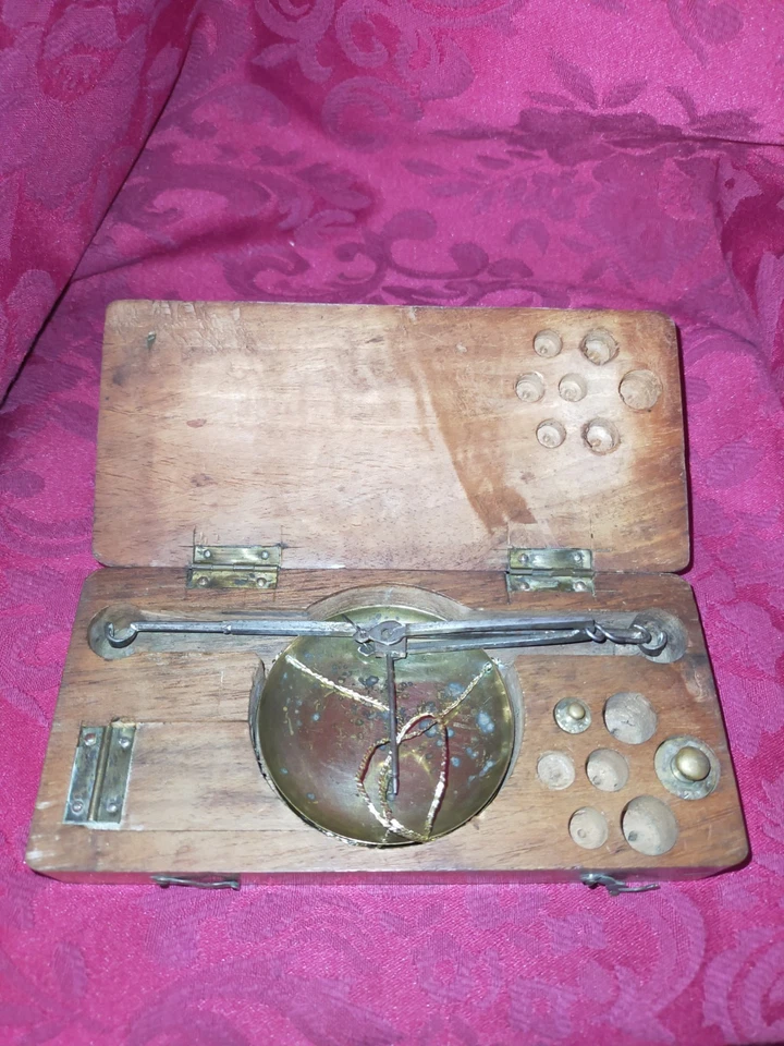 Ancienne balance de précision,trébuchet pour orfèvrerie,joaillerie,laboratoire. - Photo 3/4