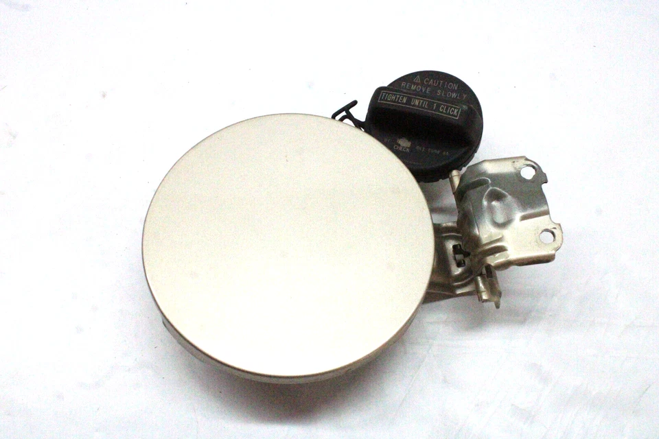 2011 TOYOTA PRIUS FUEL FILLER DOOR ASSEMBLY OEM 10 11 12 13 14 15 GOLD 4T8 - Imagem 2 de 4
