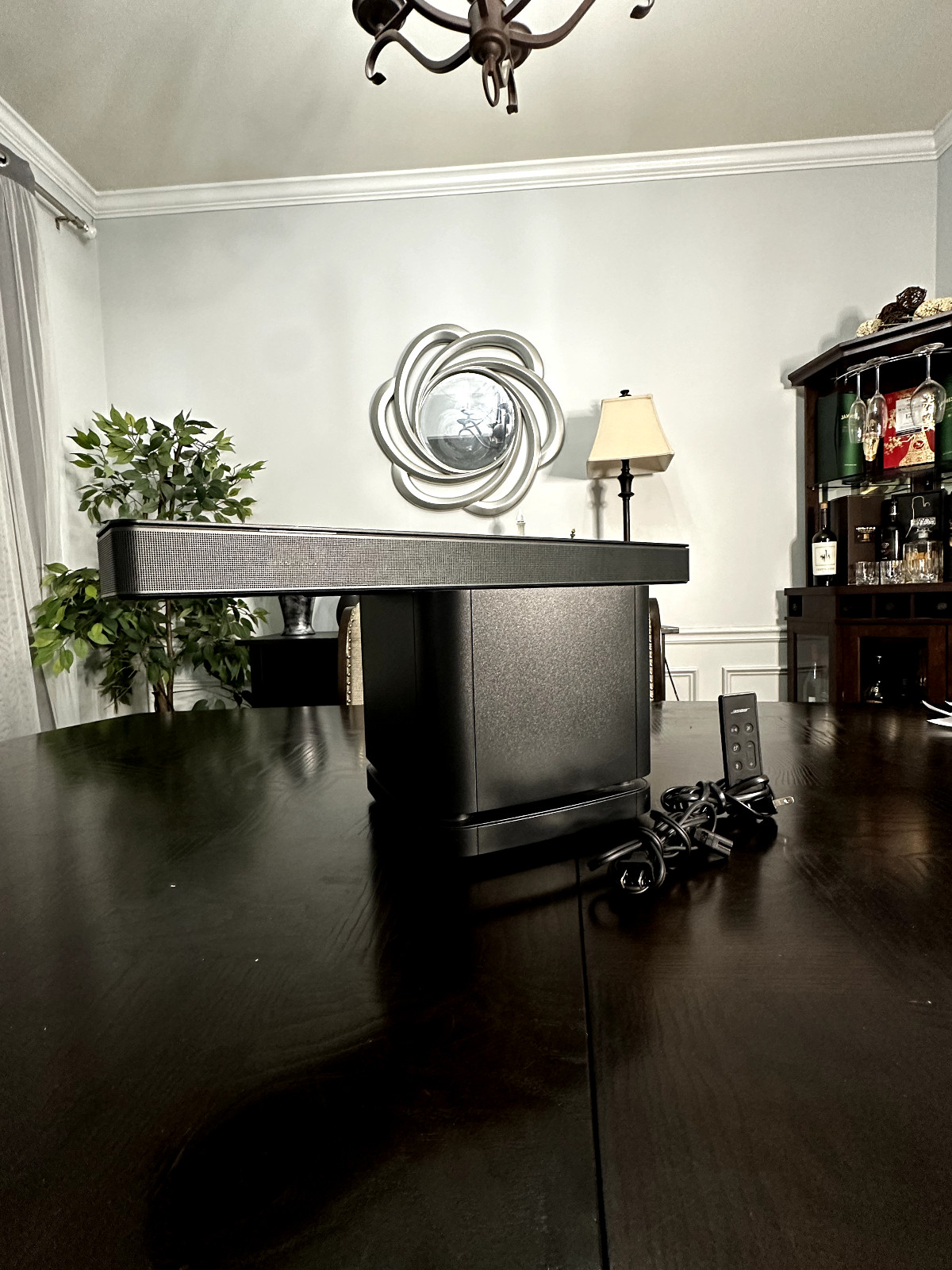 Bose Smart Soundbar 300 System with Base Module 500 Bundle