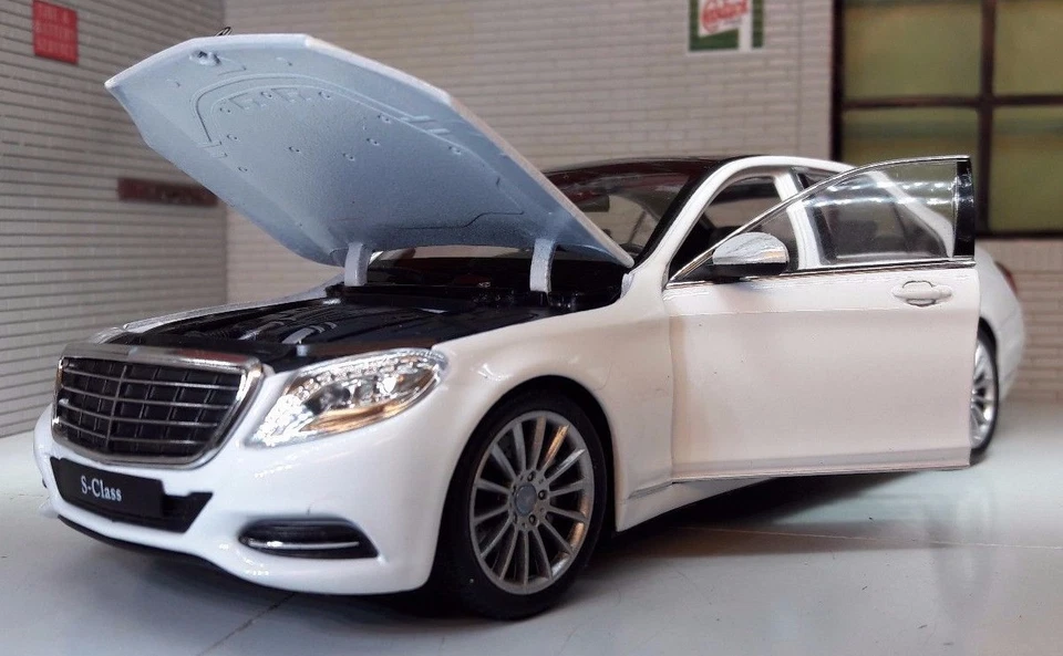 1:26 24 Mercedes S Class V8 500 2015 W222 24051 Welly White Diecast Model Car - Image 2 of 4