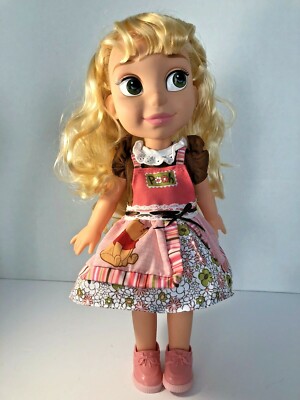 Disney Classic Friends Toddler Winnie The Pooh Girl Doll 