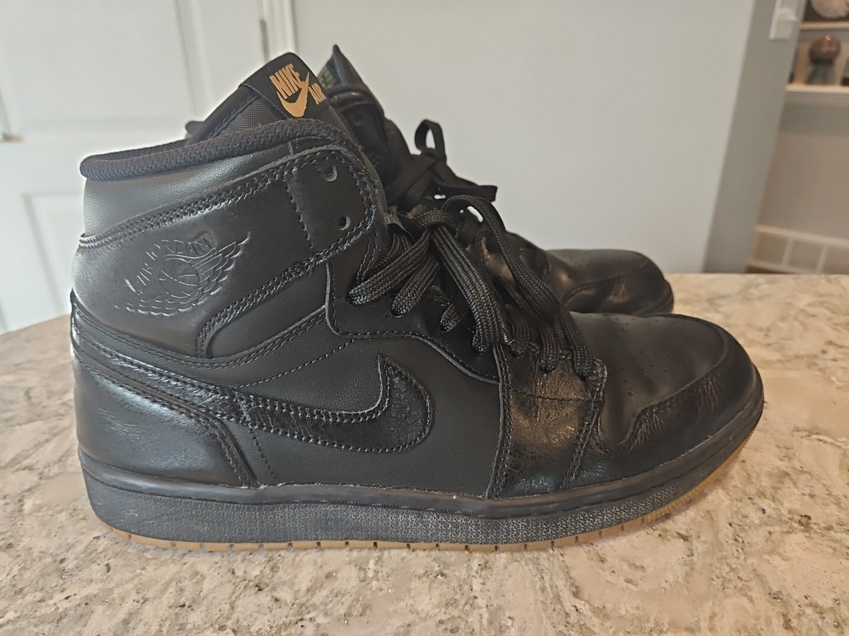 Jordan 1 Retro Black W/ Gum Bottom 555088-020 Mens Size 10