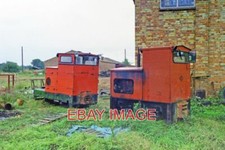 PHOTO  LOCOMOTIVES AT CHERRY ORCHARD LANE BRICKWORKS 1989 ALL QUIET AT A WEEKEND