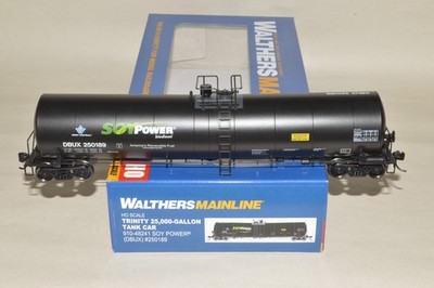 HO scale Walthers Trinity 25k gallon tank car train SOY POWER DBUX 250189