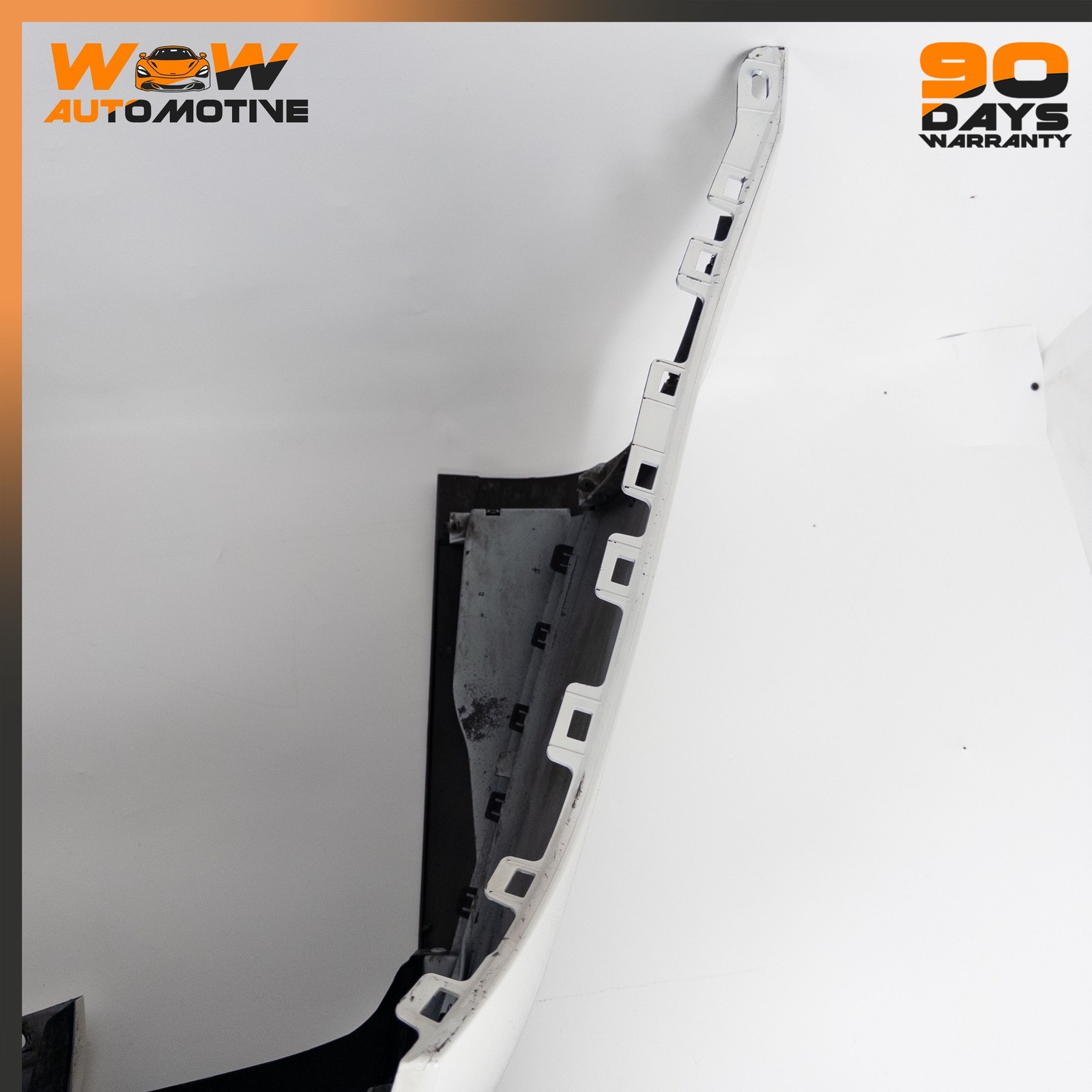 13-19 MASERATI QUATTROPORTE GTS REAR BUMPER COVER REFLECTOR ASSEMBLY WHITE OEM