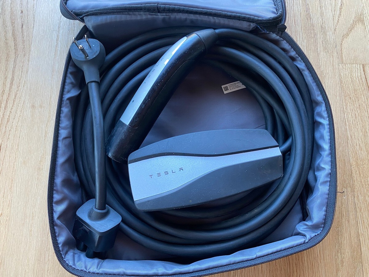 2026 Tesla Model Y Juniper Charger Gen 2 Mobile Connector EV