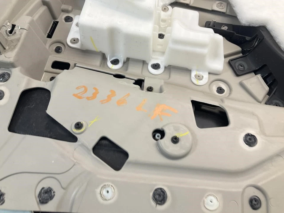 Cubierta interior del panel de moldura de la puerta delantera izquierda para Chrysler Town & Country 12-16 Q Foto 4 de 4