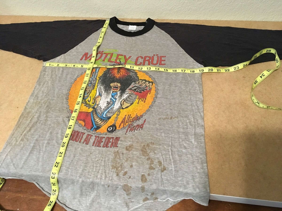モトリクルー　ヴィンテージ　Tシャツ　1983-84 シャウトアットザデビル s-l1200.jpg