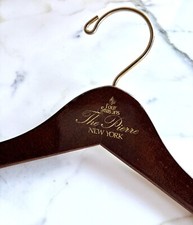 THE PIERRE NEW YORK FOUR SEASONS LUXURY HOTEL XL WOODEN VINTAGE HANGER 5 STAR