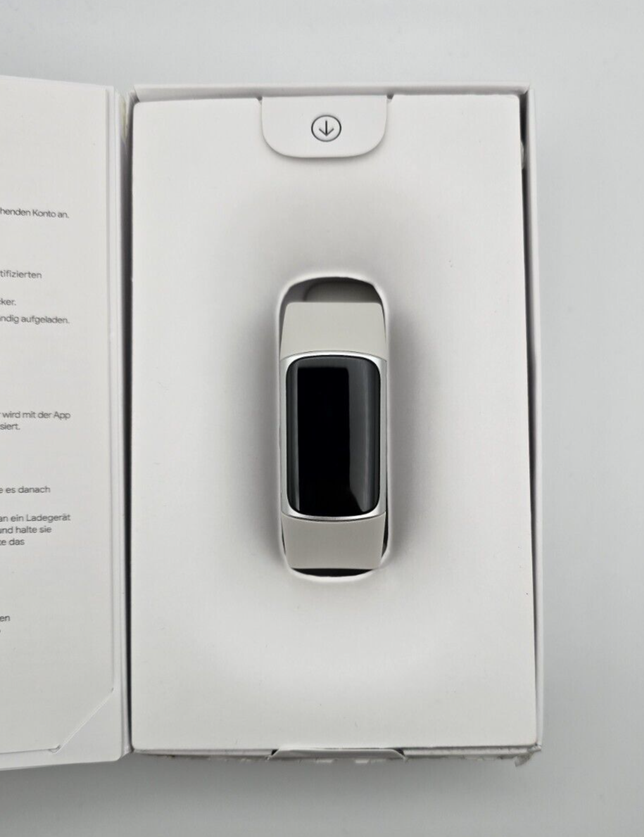 Fitbit Charge 6 Activity and Fitness Tracker GA05185NA - Porcelain