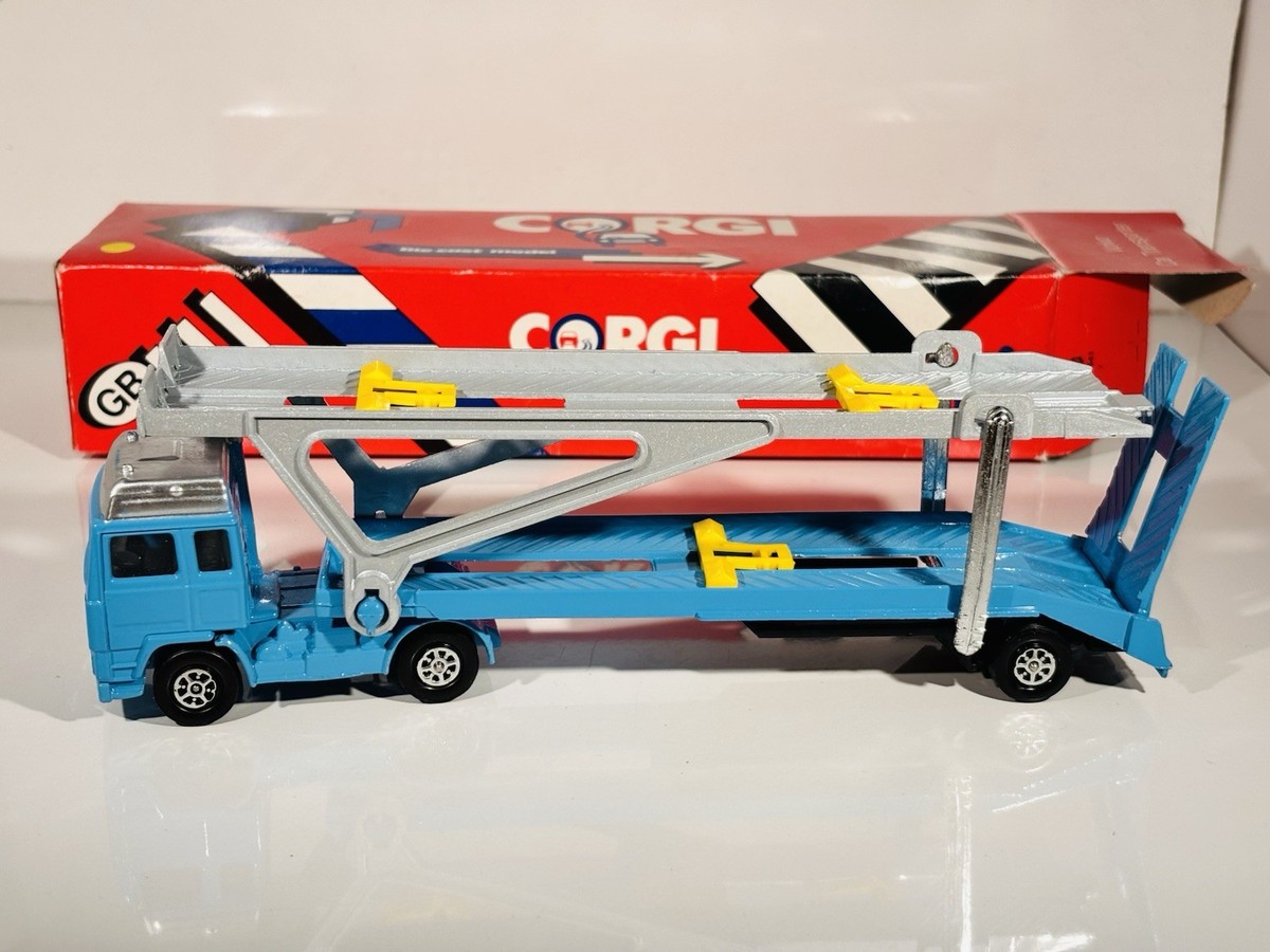 Corgi Juniors Red Box Volvo Globetrotter Car Transporter - Blue