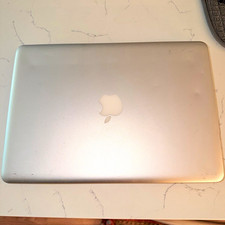 Apple MacBook 13" Silver Core 2 Duo 2.4GHz 4GB 250GB HDD Mac OS X