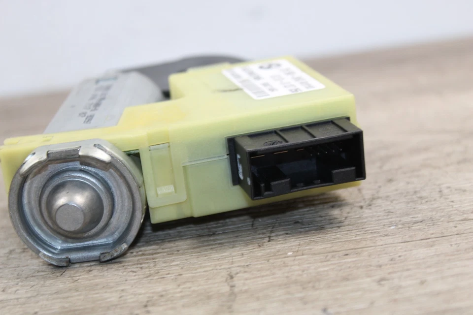 02-10 E60 E60 E65 E66 BMW 750LI 550I 745I 760LI B7 SUNROOF MOONROOF MOTOR DRIVE - Image 3 of 4