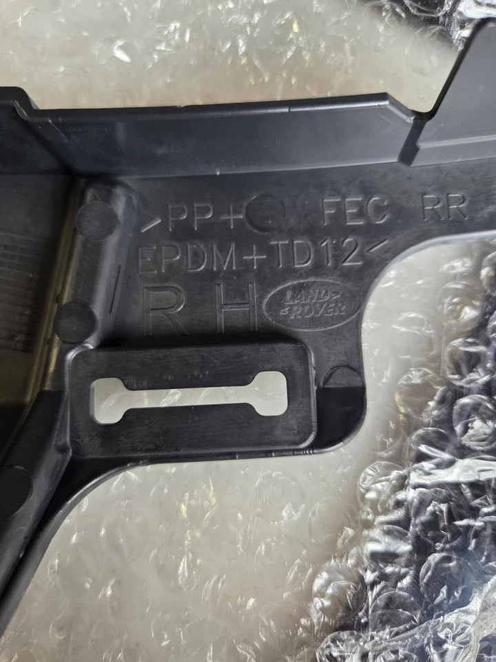 NEW OEM Land Rover LR4 2010-2016 Front Wheelarch Moulding Rear Cap RH LR010635 - Image 4 of 4