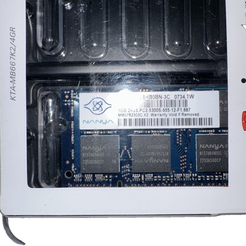 RAM DDR2 Pour PC Portable – 2x 4Go Hynix, PC2-5300, 667 MHz, 200 Broches SO-DIMM