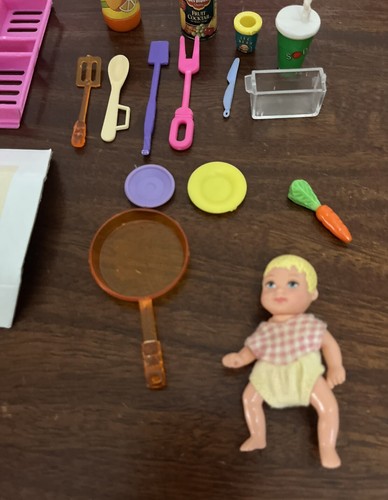 Mattel Barbie Baby Krissy Doll 2 3/4" And Barbie Kitchen Accessories - Picture 4 of 5