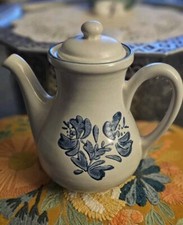Pfaltzgraff Yorktowne Coffee Pot with Lid 7-490 Blue Floral Stoneware Brand New