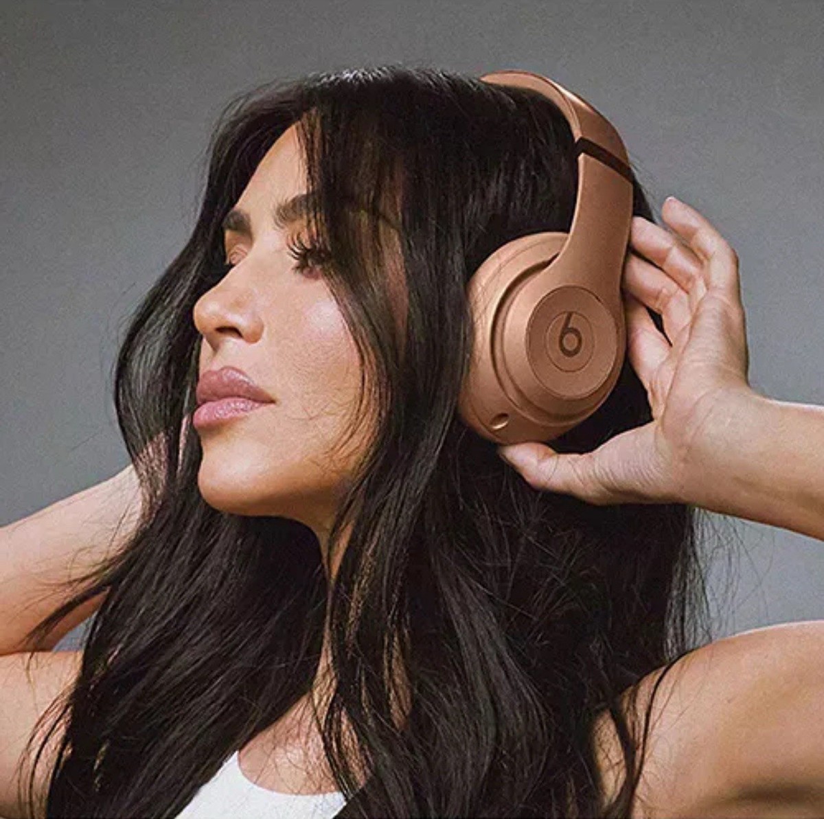 Beats Studio Pro x Kim Kardashian Dune | eBay
