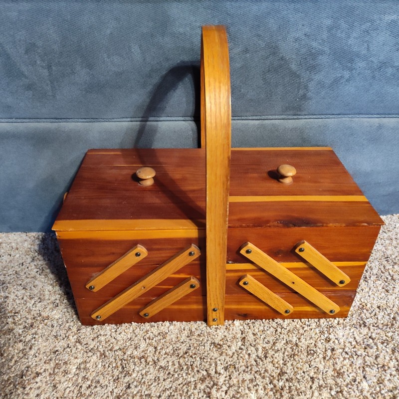 Vtg Wooden SewingBox Cantilever Accordion Organizer Craft Jewelry Storage 14.75"