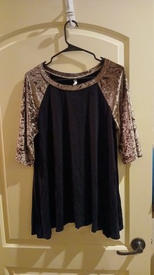  XL Woman s Top By Acting Pro, Black With Velvet Sleeve 