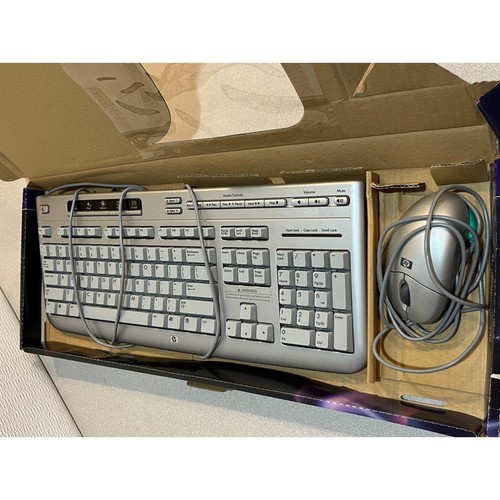 HP Digital Media Keyboard Model RT7H10 Part No. 5187-758 Silver PS2 Connector