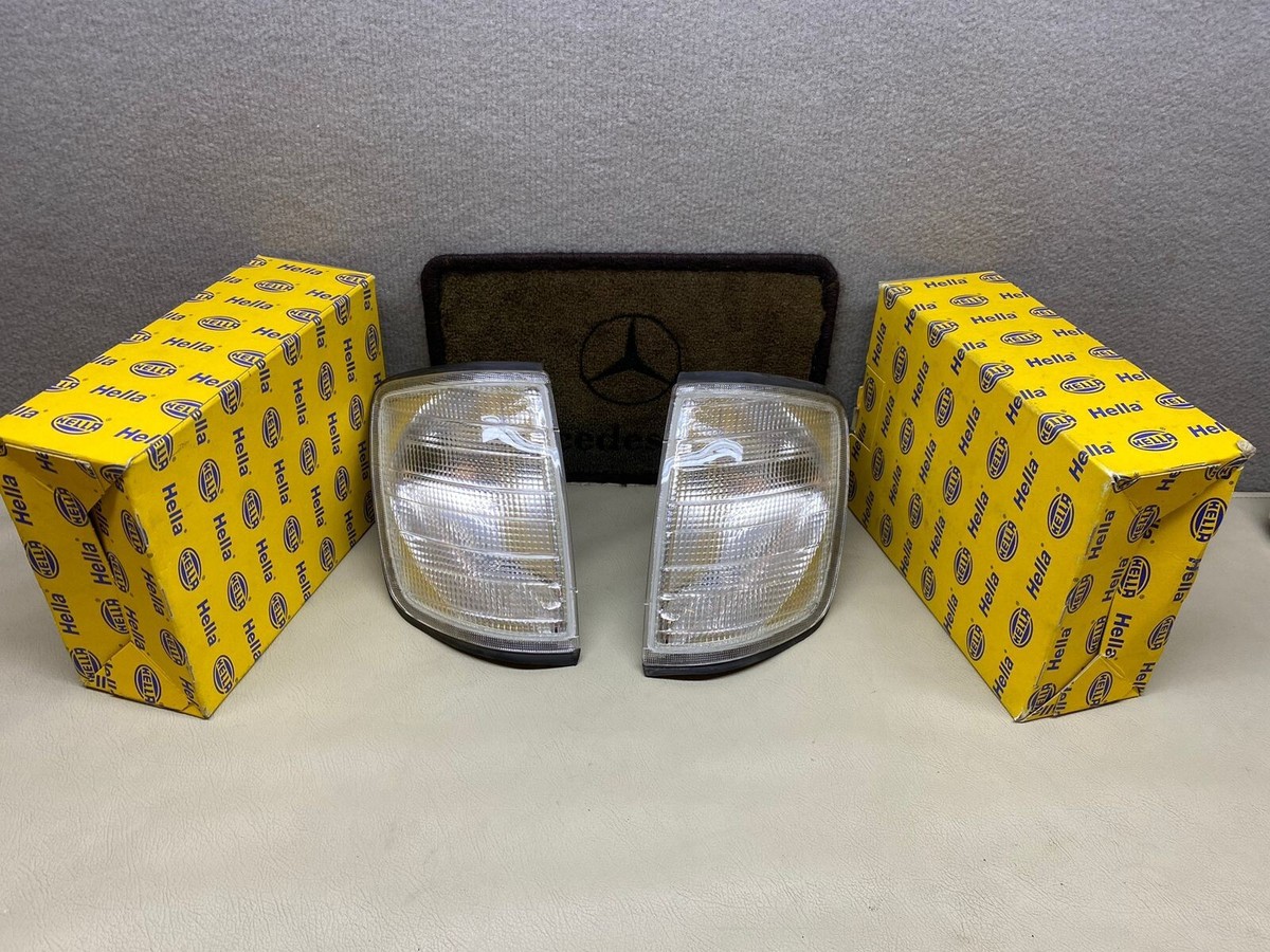 Mercedes Benz HELLA 9EL129614021 / 9EL129615021 BLINKER LAMP W124