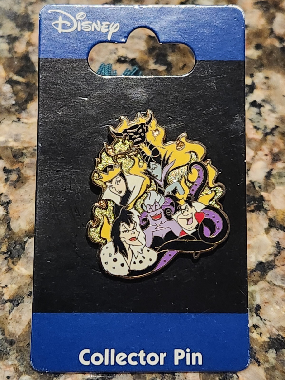 Jerry Leigh Evil Villains Group Portrait Queen Cruella- Disney Pin 89251