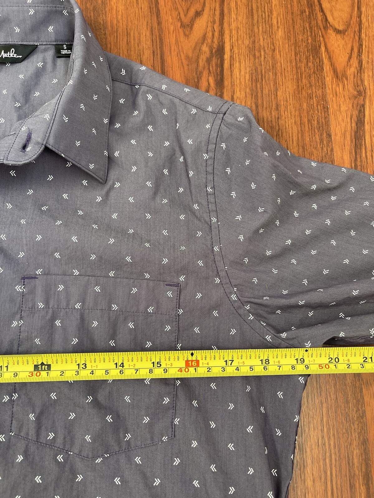 Travis Mathew Size Small Arrow Pattern Button Dow… - image 3