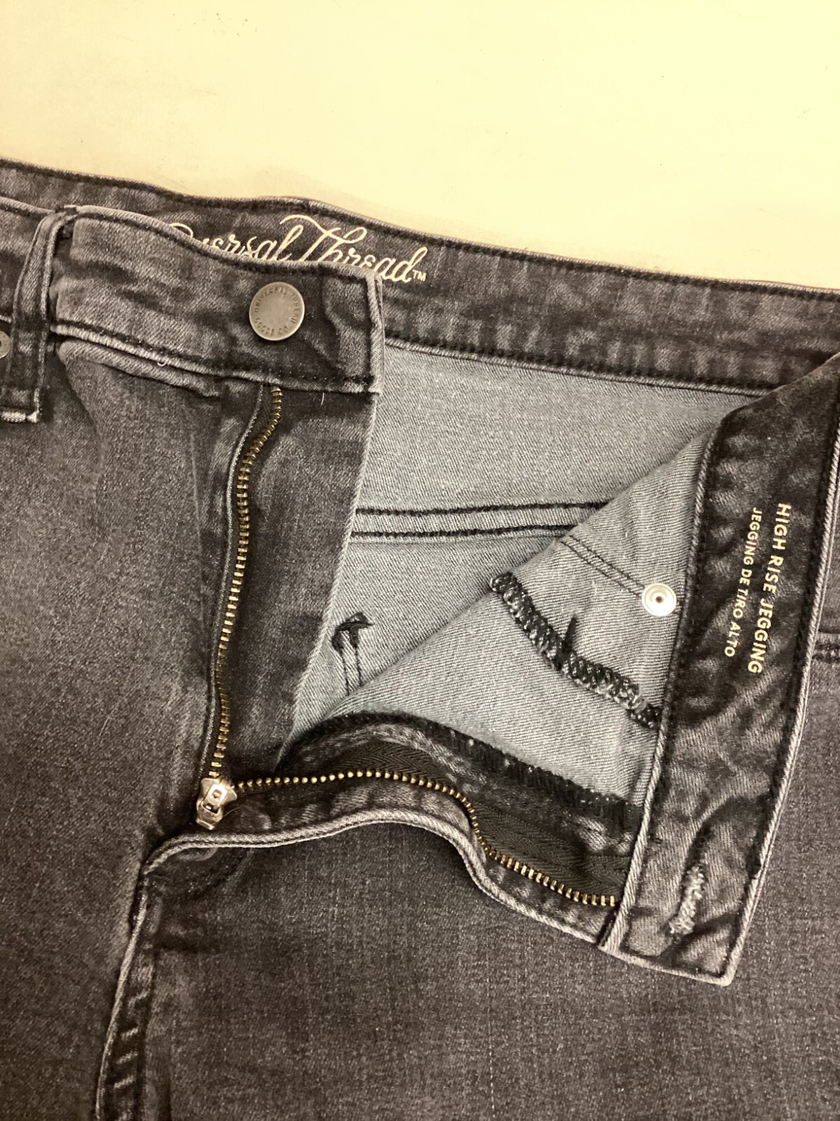 American Eagle Universal Thread black high rise z… - image 6